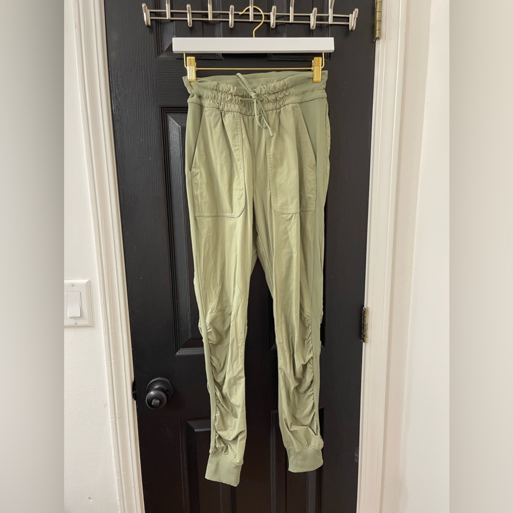 LULULEMON OLD STYLE DANCE STUDIO JOGGERS